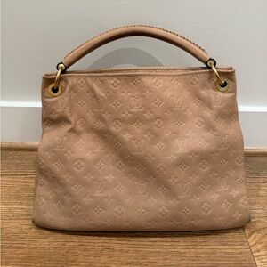 Louis Vuitton Artsy Handbag